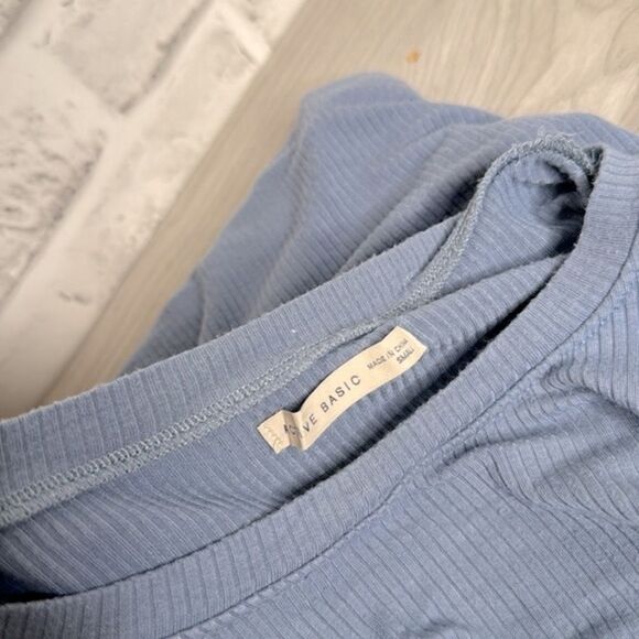 Active Basic Blue Ribbed Long Sleeve Crop Top Size Small - Picture 4 of 4